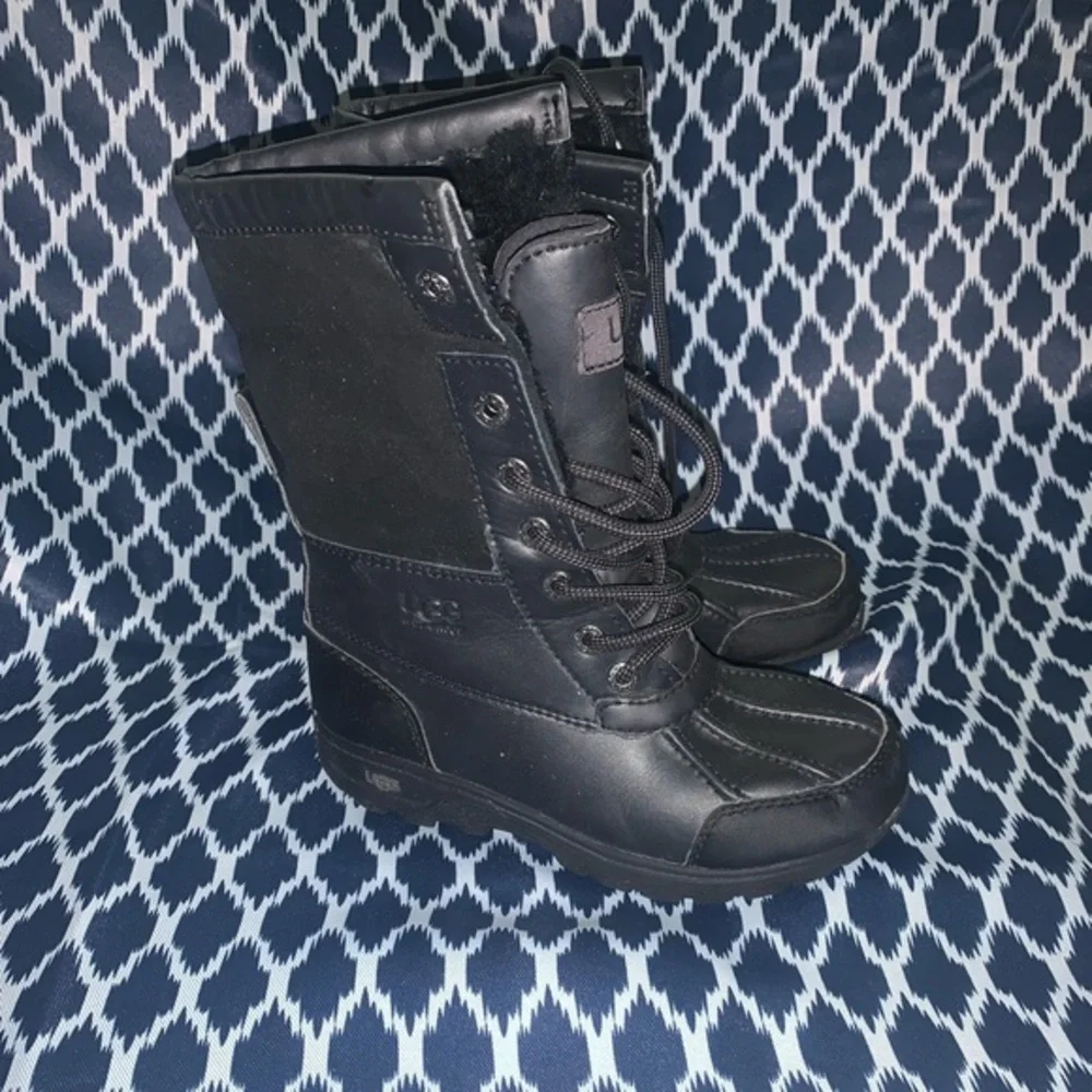 Kids Ugg - Picture 2 of 4
